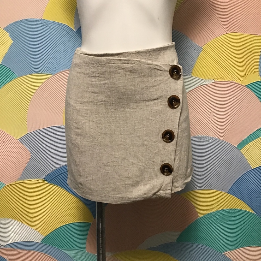 Fashion on Earth skirt with marble look buttons Sz S